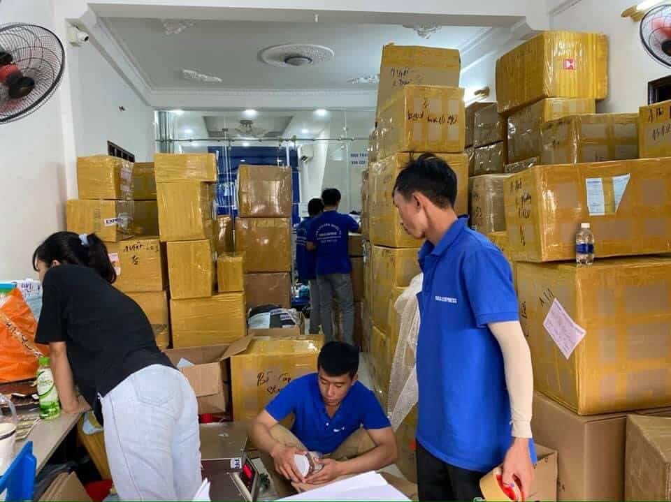 Đóng gói hàng hoá gửi đi Malaysia