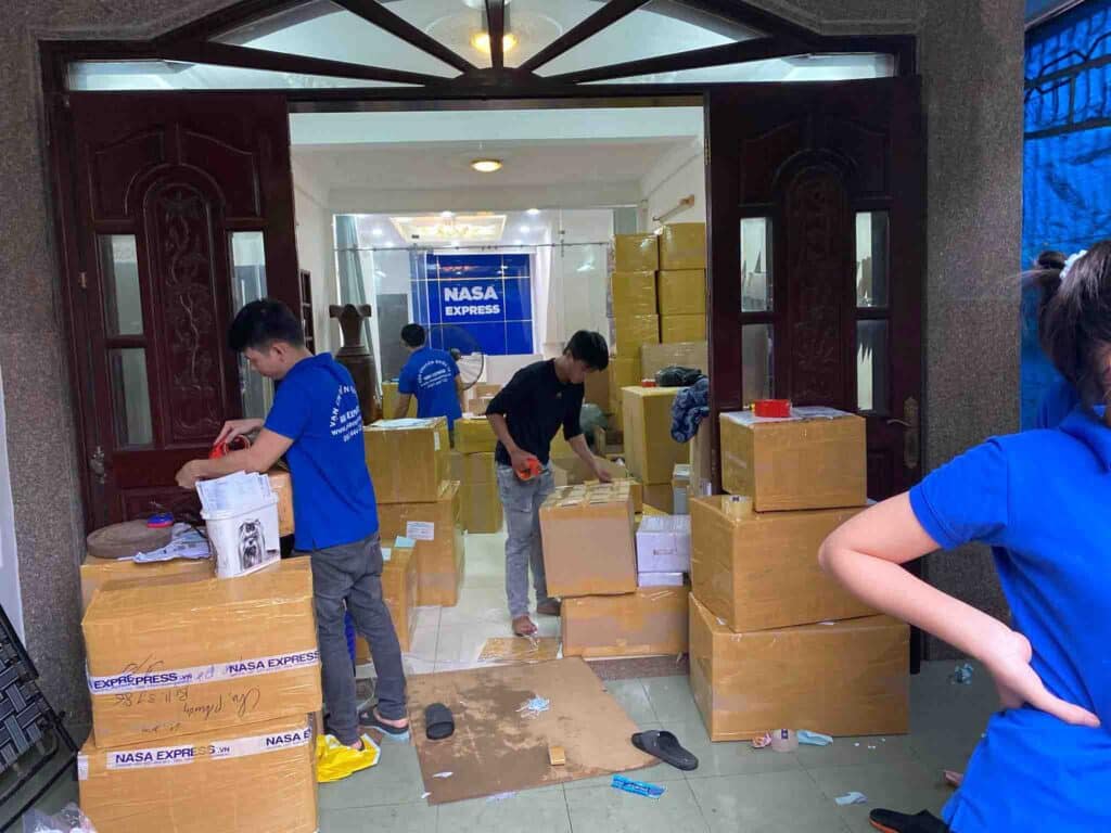 Đóng gói hàng hoá gửi đi Singapore